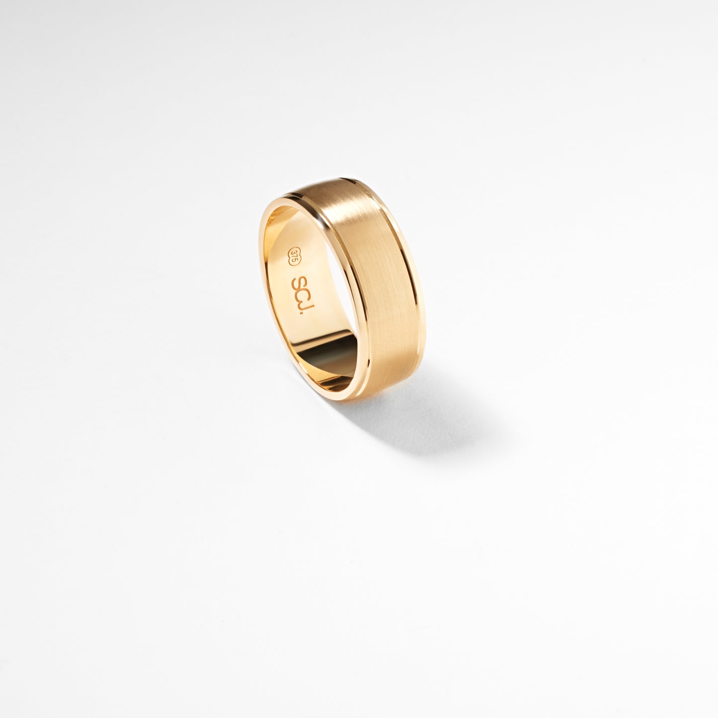 9K Yellow Gold Brushed Finish Centre And Polished Squared Edges Band 8mm