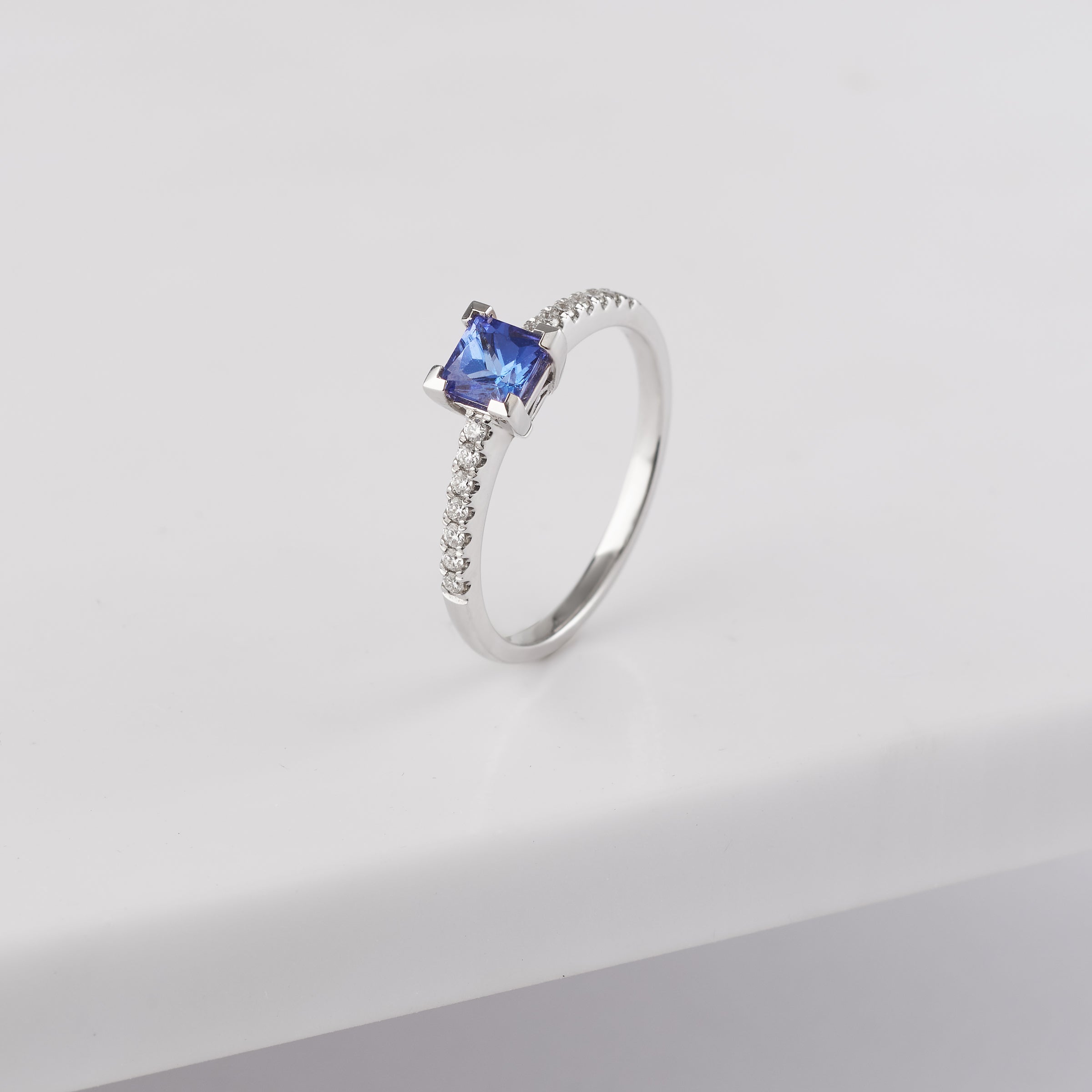 Tanzanite princess cut deals ring