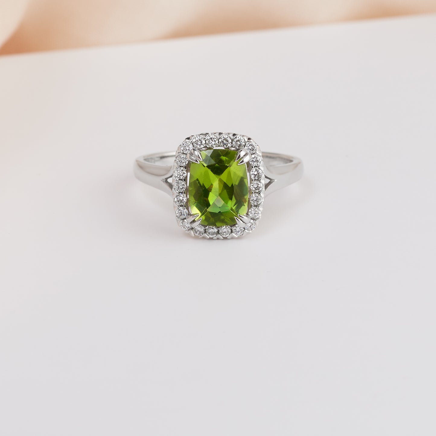 18K White Gold Cushion Peridot Diamond Halo Cocktail Ring 0.25tdw