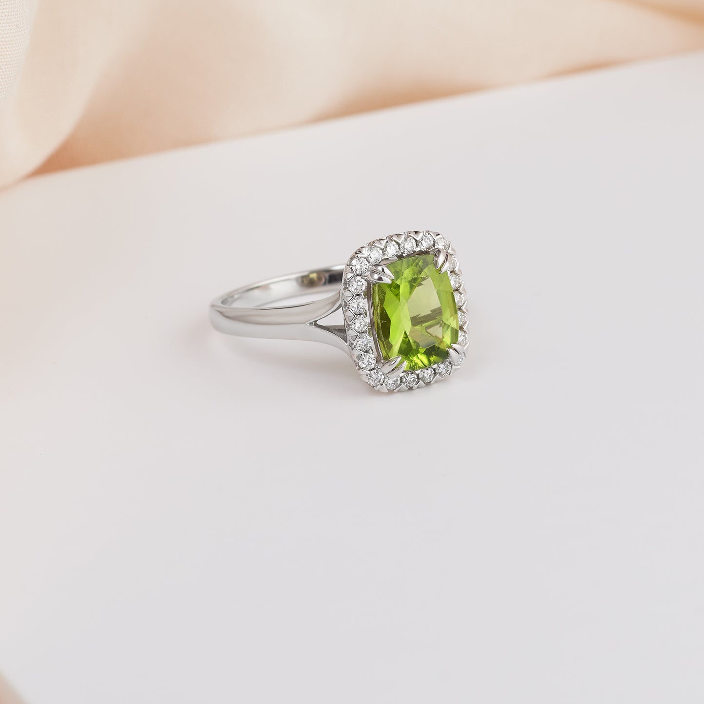 18K White Gold Cushion Peridot Diamond Halo Cocktail Ring 0.25tdw