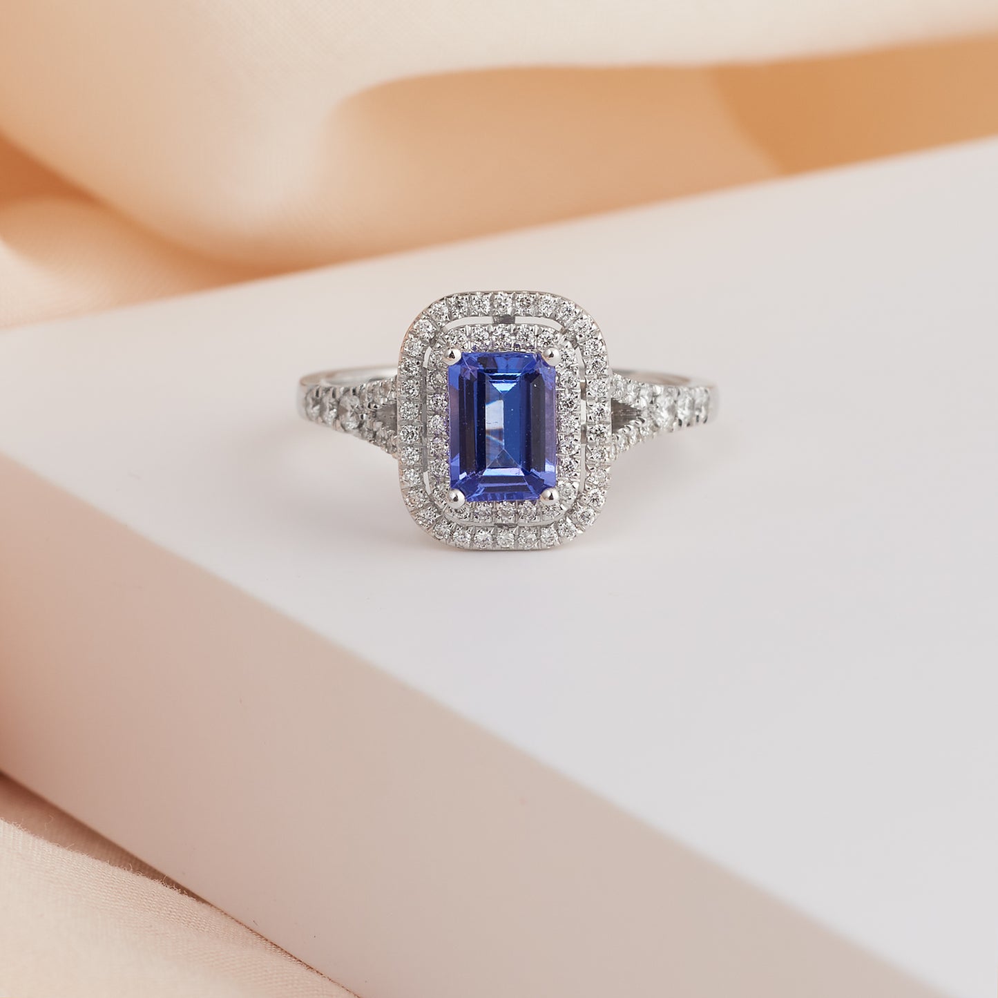 18k White Gold Emerald Cut Tanzanite Diamond Halo Cocktail Ring 0.35tdw