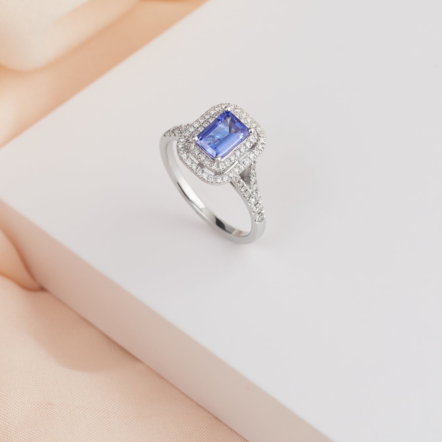 18k White Gold Emerald Cut Tanzanite Diamond Halo Cocktail Ring 0.35tdw