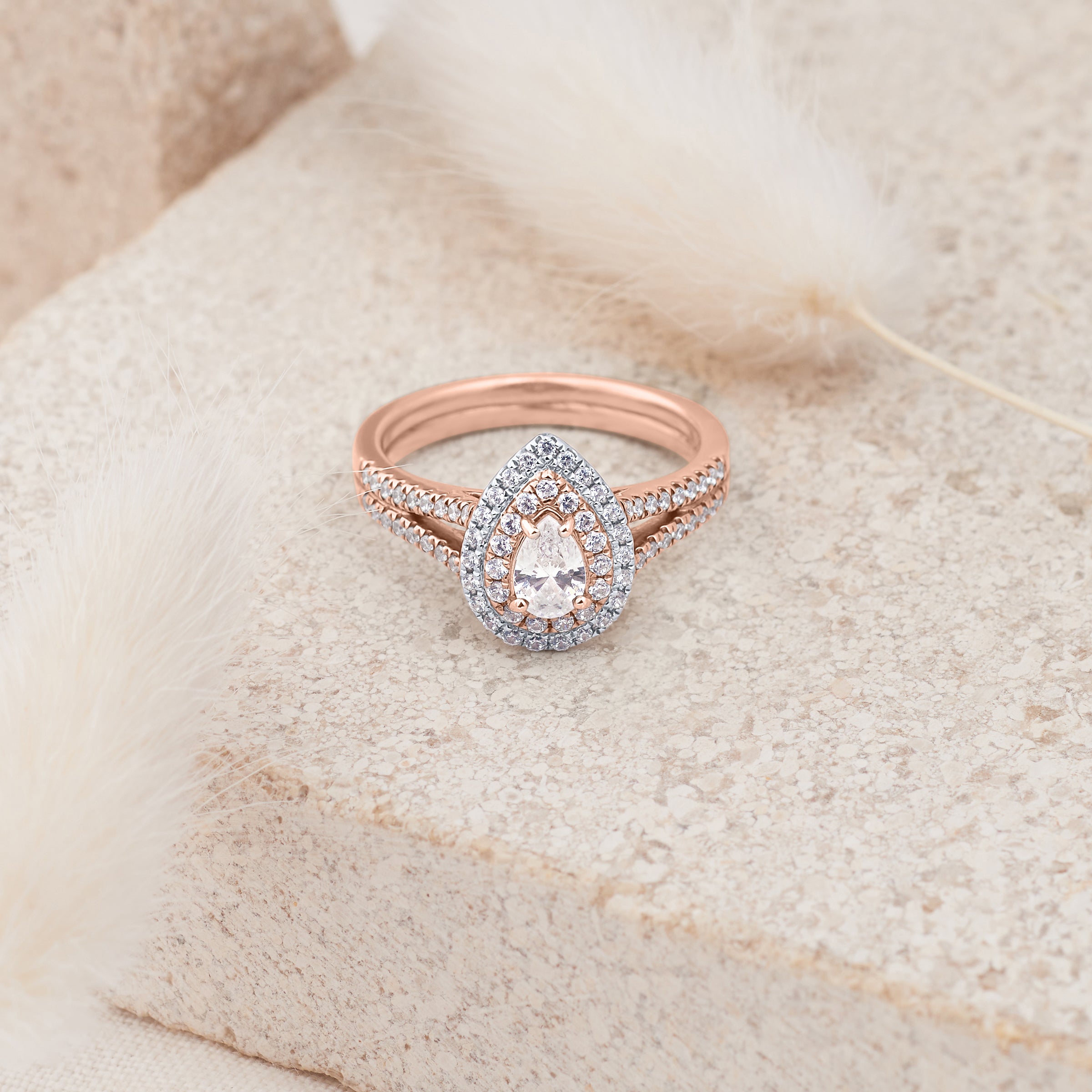 Pear engagement online rings no halo