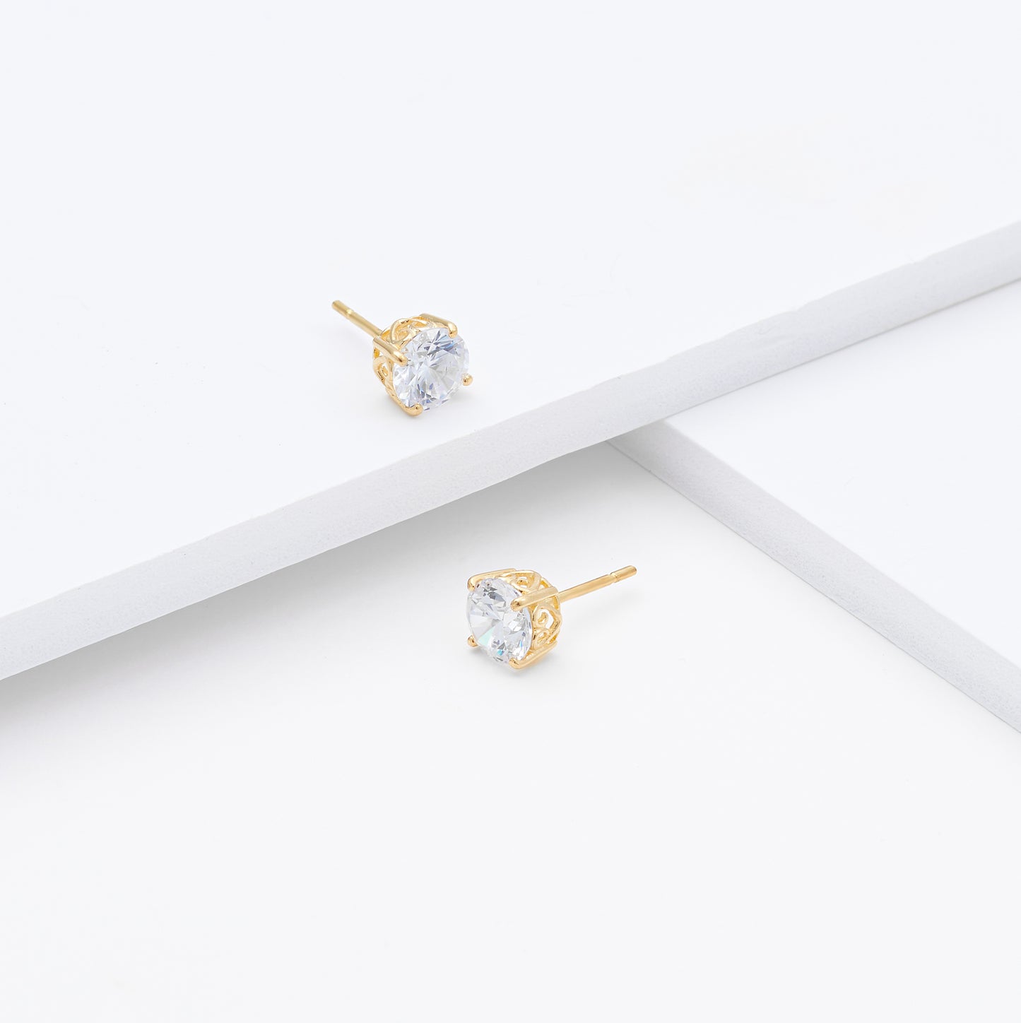 9K Yellow Gold Zirconia Stud Earrings 6mm