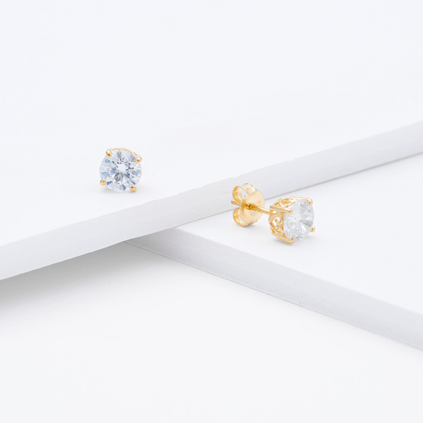 9K Yellow Gold Zirconia Stud Earrings 6mm